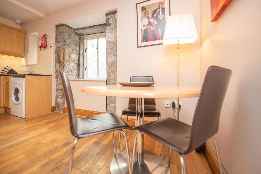 Latin Quarter Luxury Apartment Galway Bagian luar foto