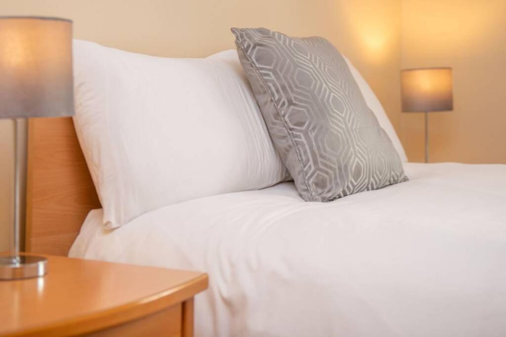 Latin Quarter Luxury Apartment Galway Bagian luar foto