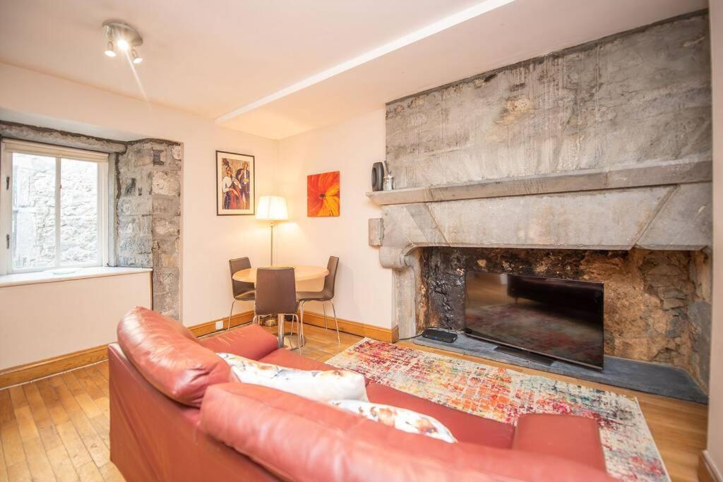Latin Quarter Luxury Apartment Galway Bagian luar foto