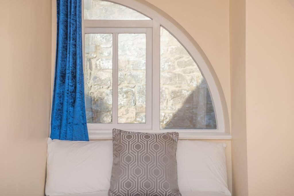 Latin Quarter Luxury Apartment Galway Bagian luar foto