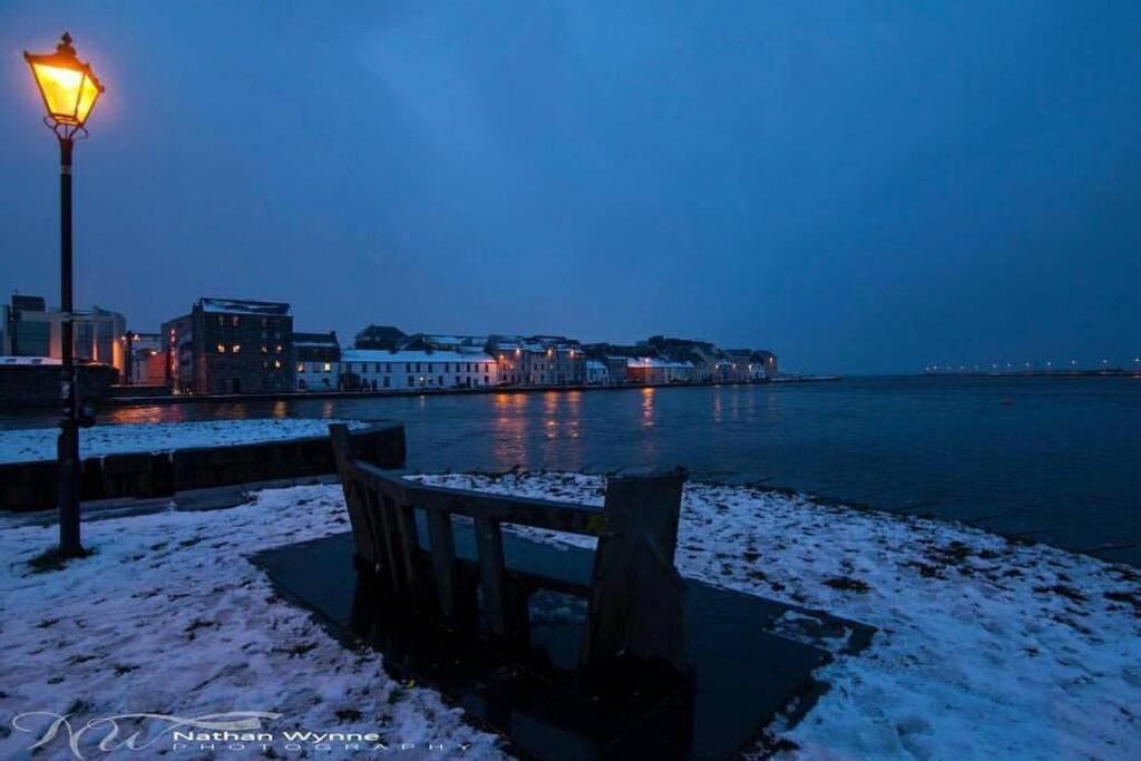 Latin Quarter Luxury Apartment Galway Bagian luar foto